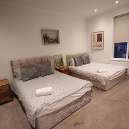 Great West Road Apartments Flat C London Ngoại thất bức ảnh