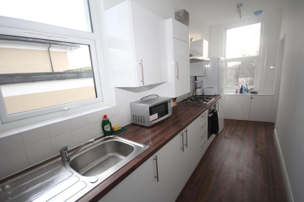 Great West Road Apartments Flat C London Ngoại thất bức ảnh