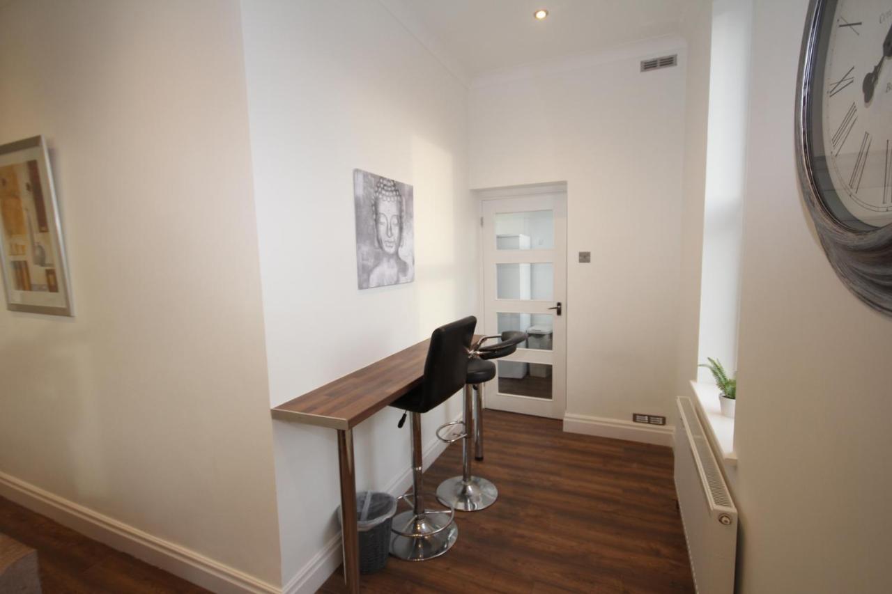 Great West Road Apartments Flat C London Ngoại thất bức ảnh