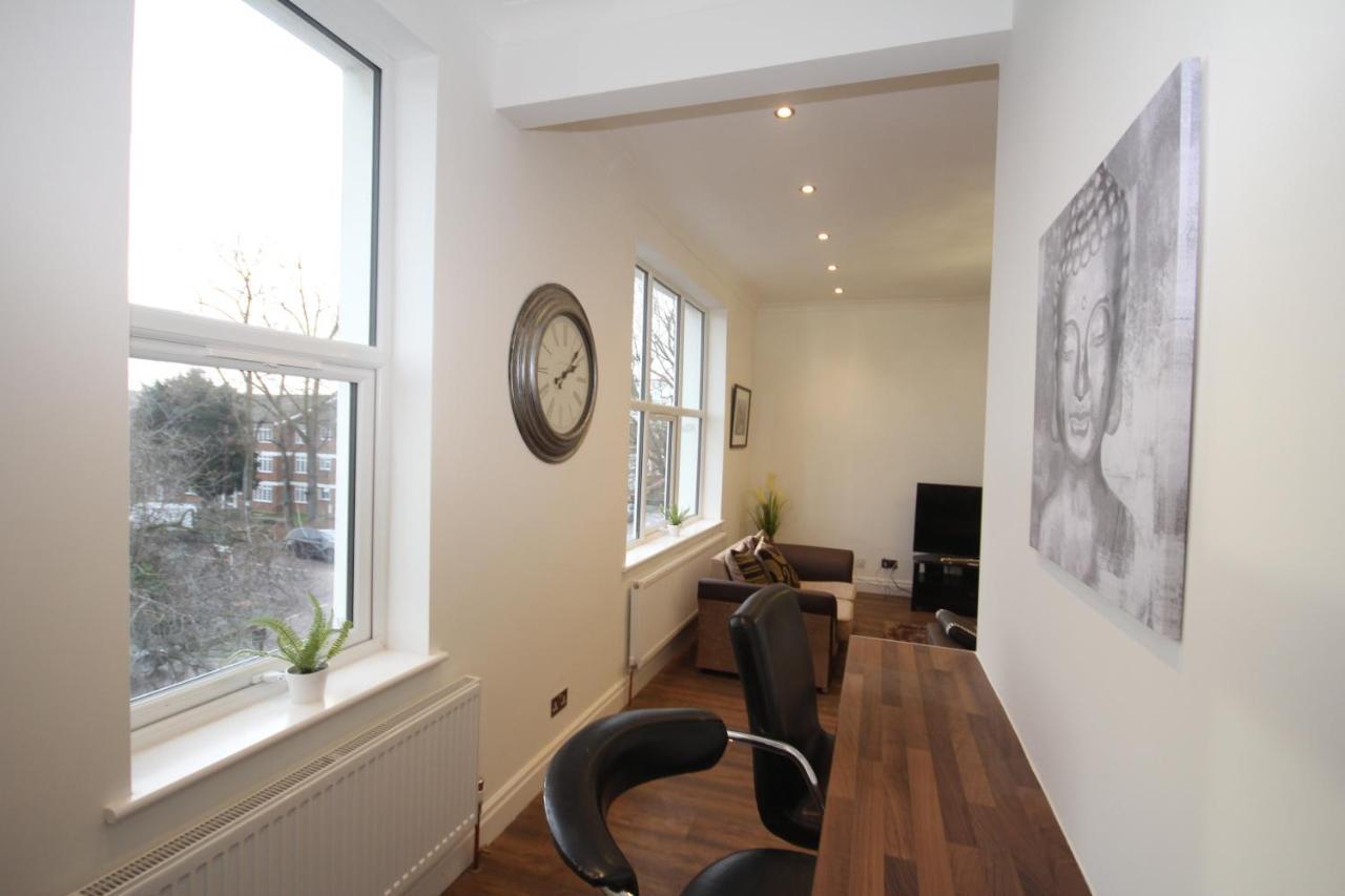 Great West Road Apartments Flat C London Ngoại thất bức ảnh