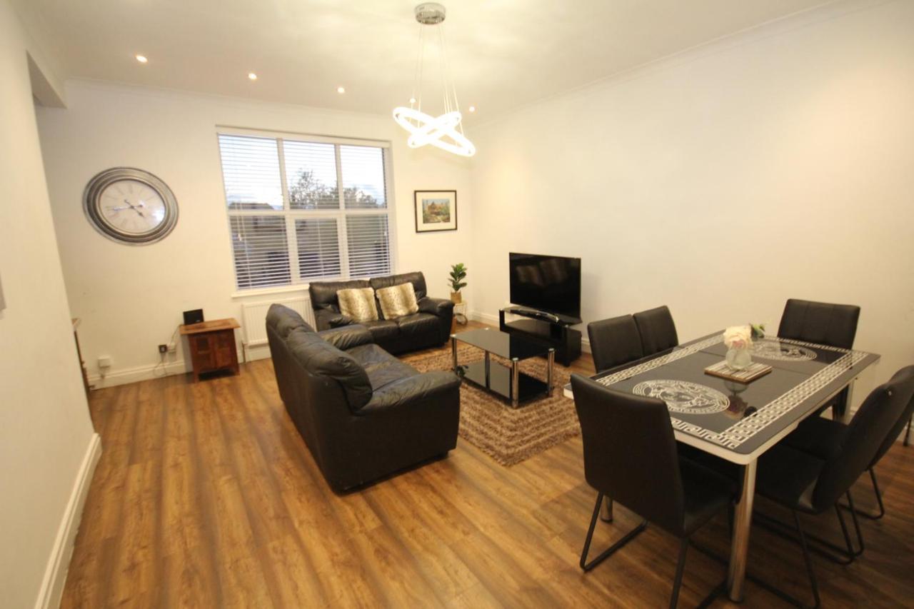 Great West Road Apartments Flat C London Ngoại thất bức ảnh